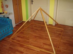 interiérové skladacie pyramídy
